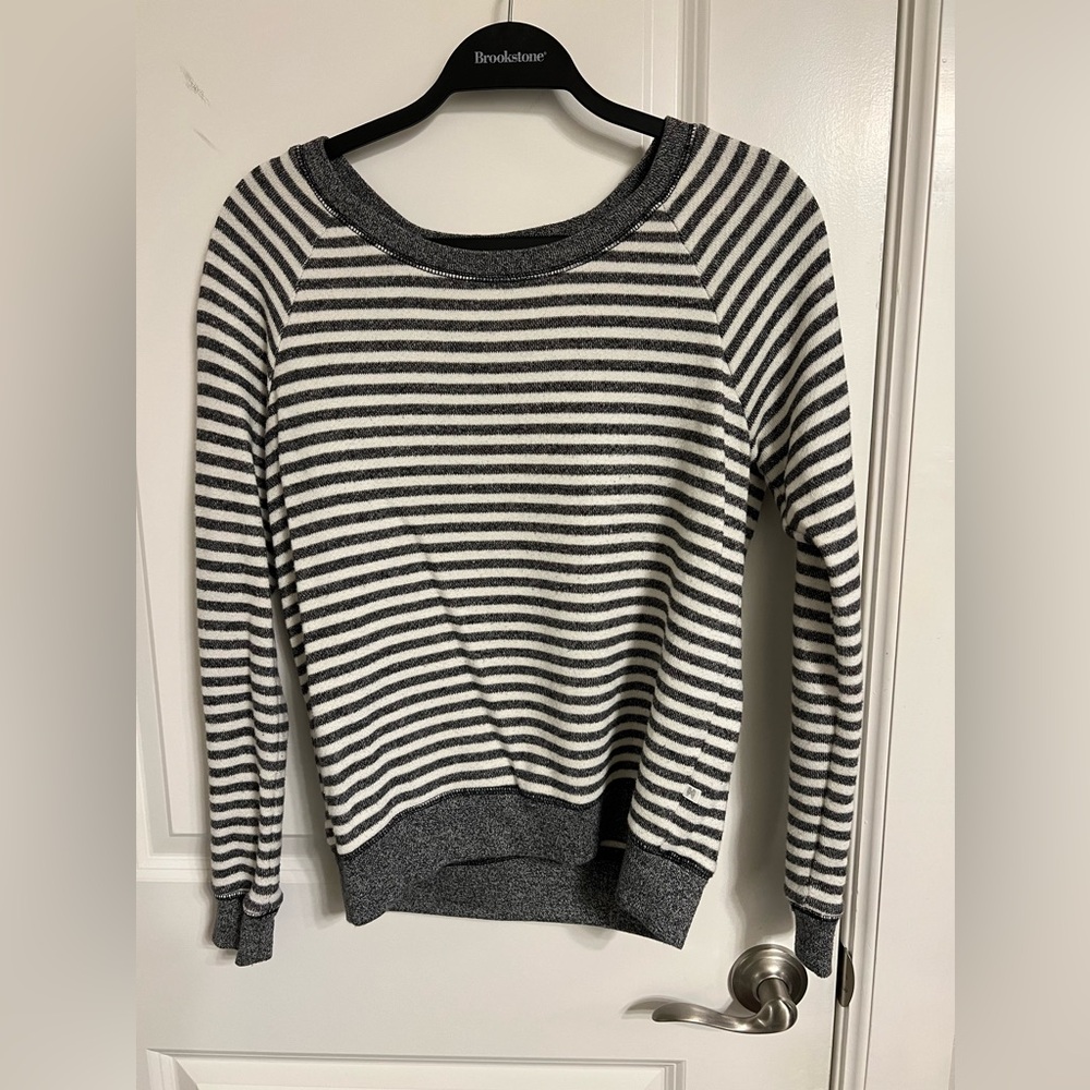 Victoria Secret Preowned Ladies Sweater